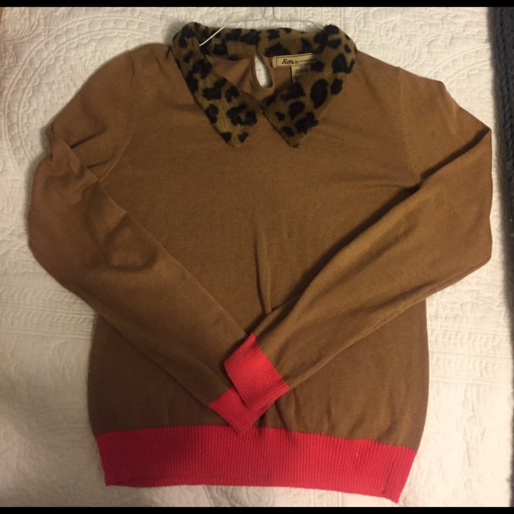 Vintage sweater with faux leopard collar
