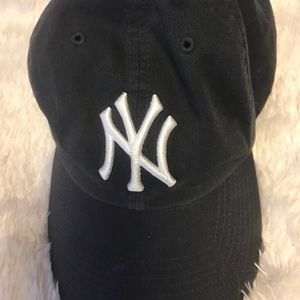New York Yankees hat.