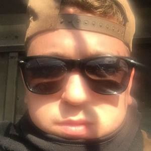 Meet your Posher, Tom