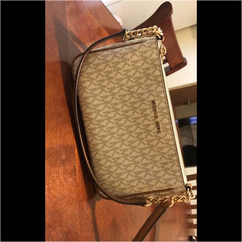 Michael Kors cross body