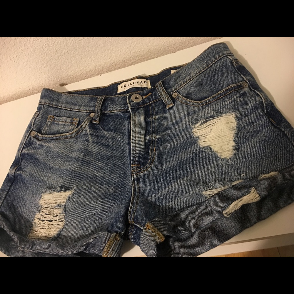 Bullhead Boyfriend Distressed Shorts Size 1