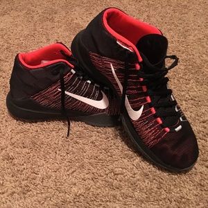 Nike zoom basketball shoes