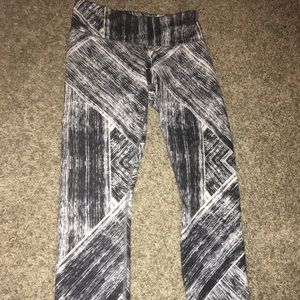 Lulu lemon crop normal waisted yogas