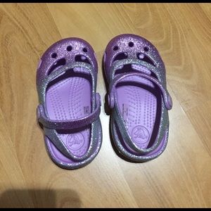 Crocs. NWOT. Size 5.