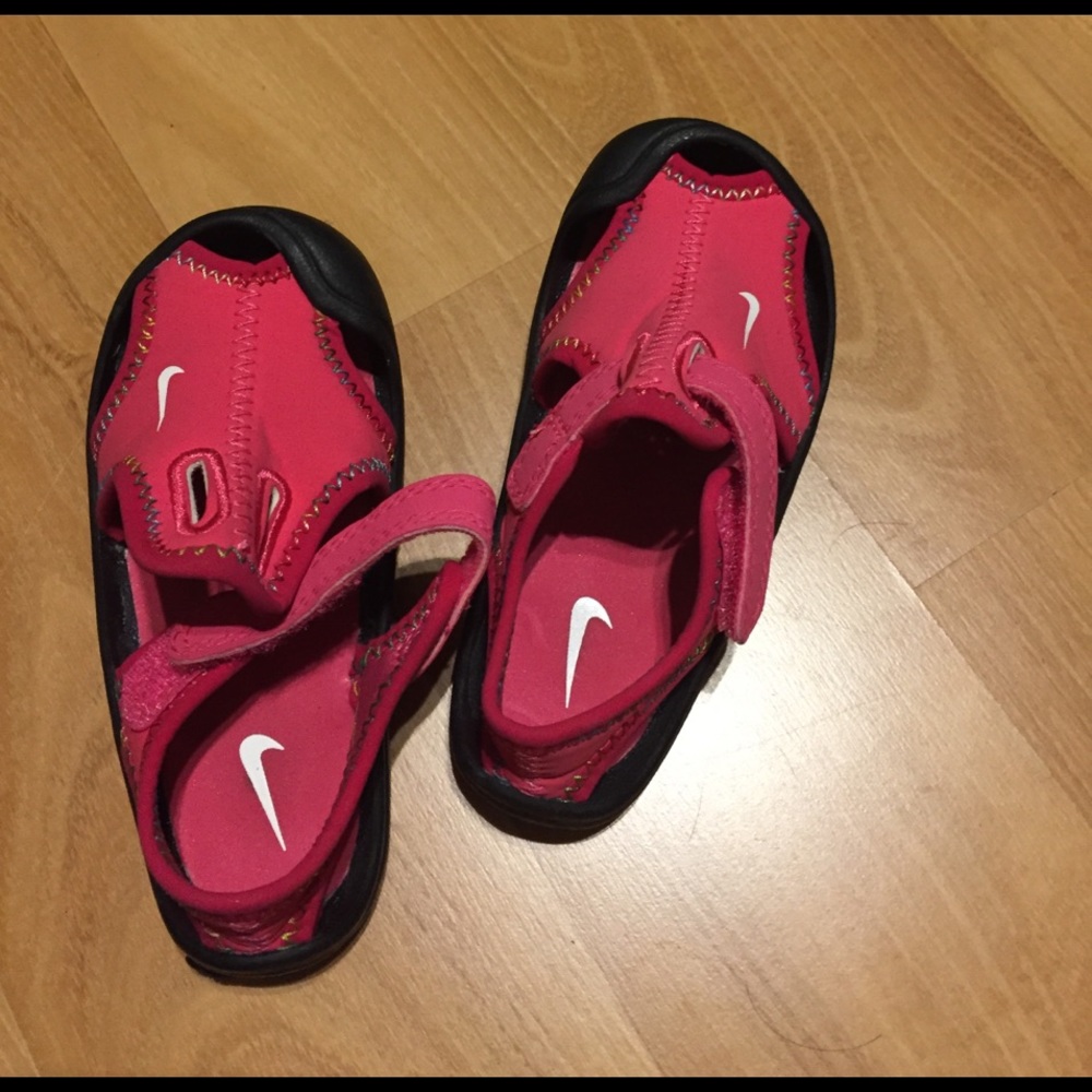 Nike. Size 6c. Never worn.