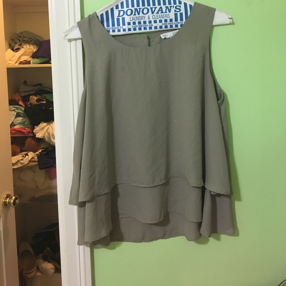 Tan/brown tank top shirt