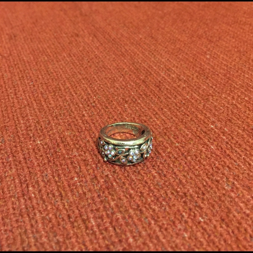 ⭐️ 4 for $8 ⭐️ Pretty ring