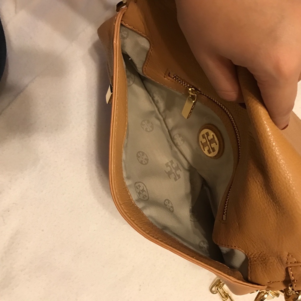 NWOT Tory Burch clutch or cross body - Picture 4 of 4