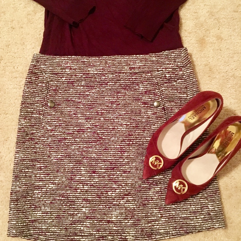 Sweet and sexy Loft skirt