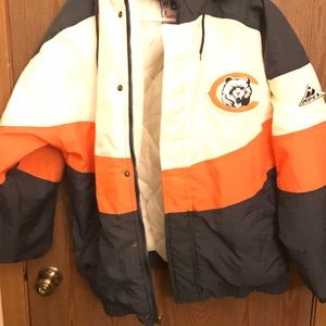 Vintage Chicago Bears puffer jacket.