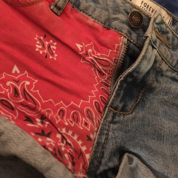 Shorts - Picture 2 of 3