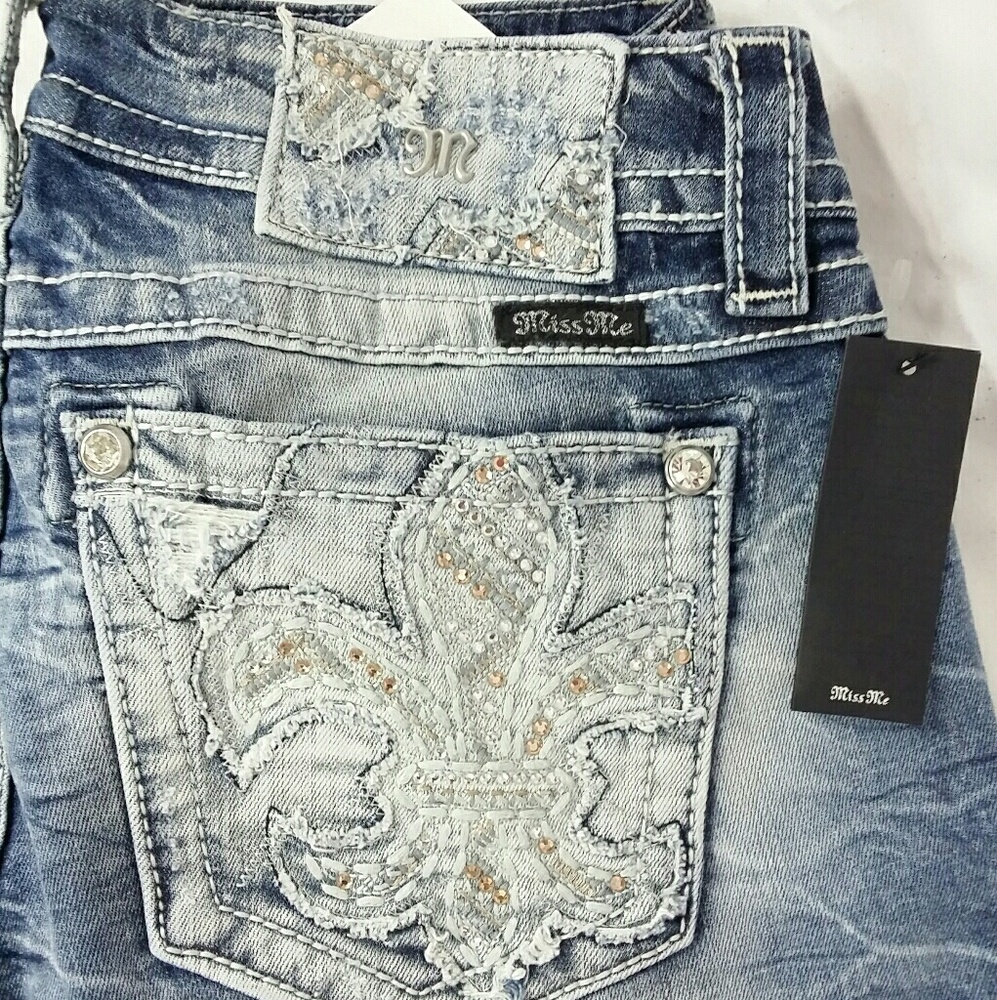 NWT Miss Me Jeans Boot Cut Embellished Pocket