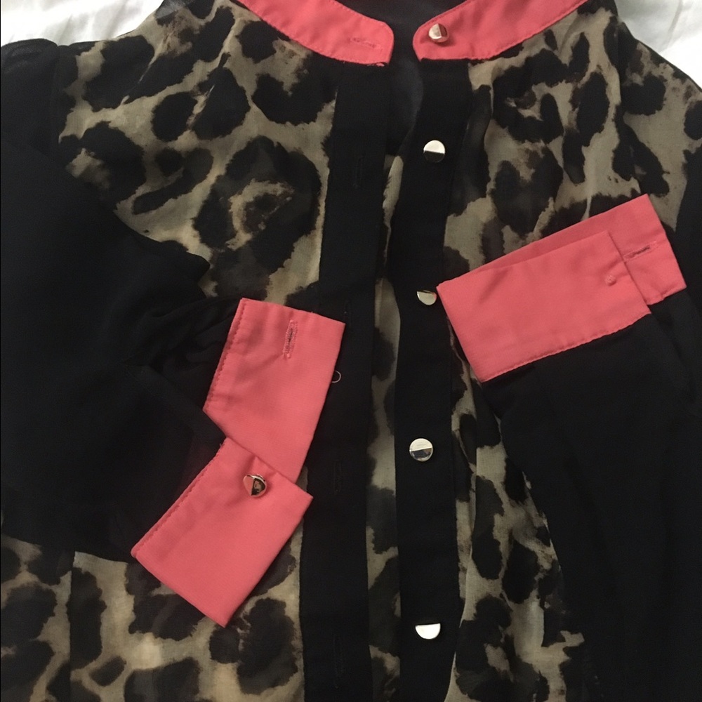 🎉 Leopard Print Top 🎉