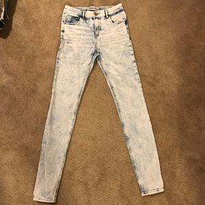 Acid wash high rise skinny jeans