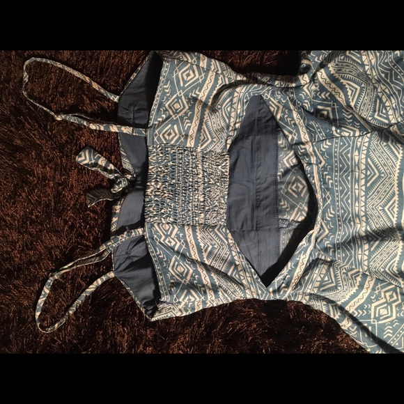 Summer dress - Picture 3 of 4