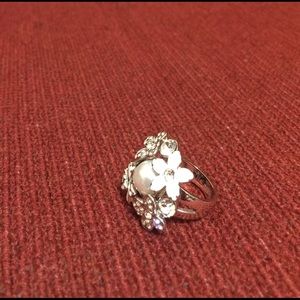 ⭐️ 4 for $8 ⭐️ Size 7 Lia Sophia ring