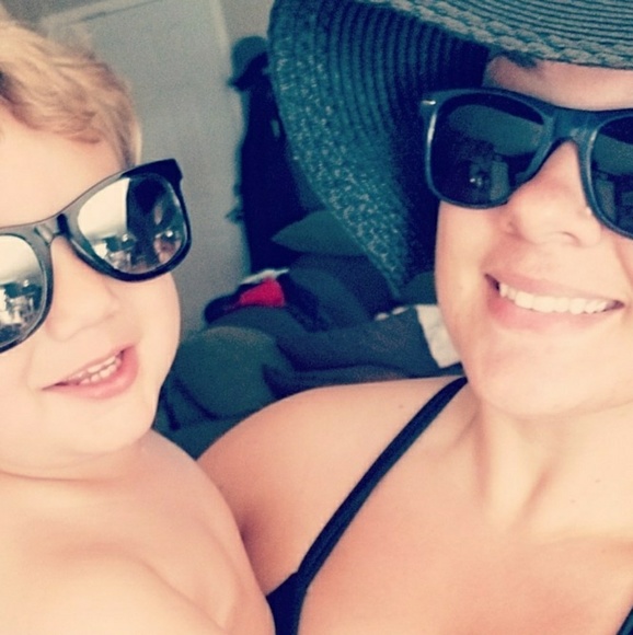 Meet your Posher, Alyssa - Picture 3 of 3