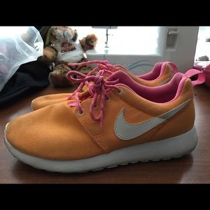 Nike Roshe Runs