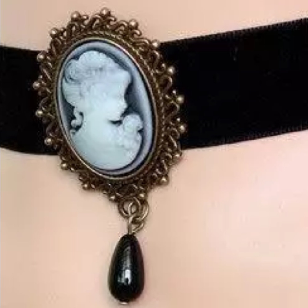 Victorian Eras Finest Cameo Head & Ribbon Collar