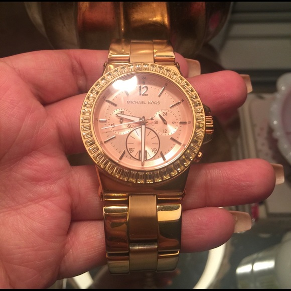 Michael Kors MK5212 Gold gold Watch. - Picture 2 of 7