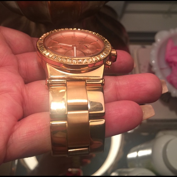 Michael Kors MK5212 Gold gold Watch. - Picture 3 of 7
