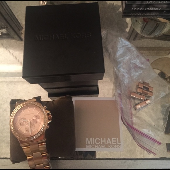 Michael Kors MK5212 Gold gold Watch. - Picture 7 of 7