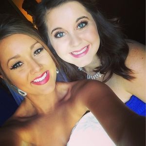 Meet your Posher, Alicia