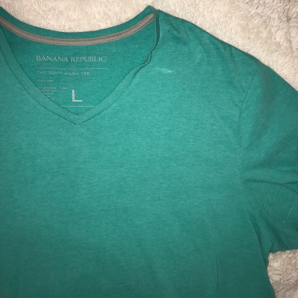 Men's v neck large