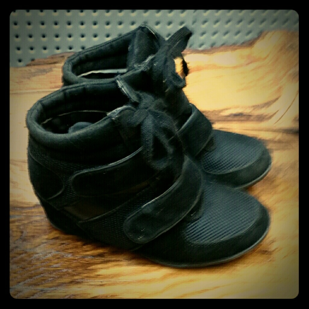 Wedge heeled sneakers