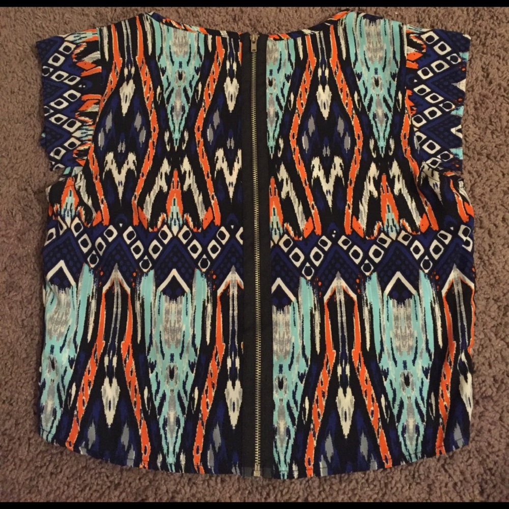 Aztec crop top - Picture 2 of 2