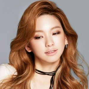 Meet your Posher, Lena