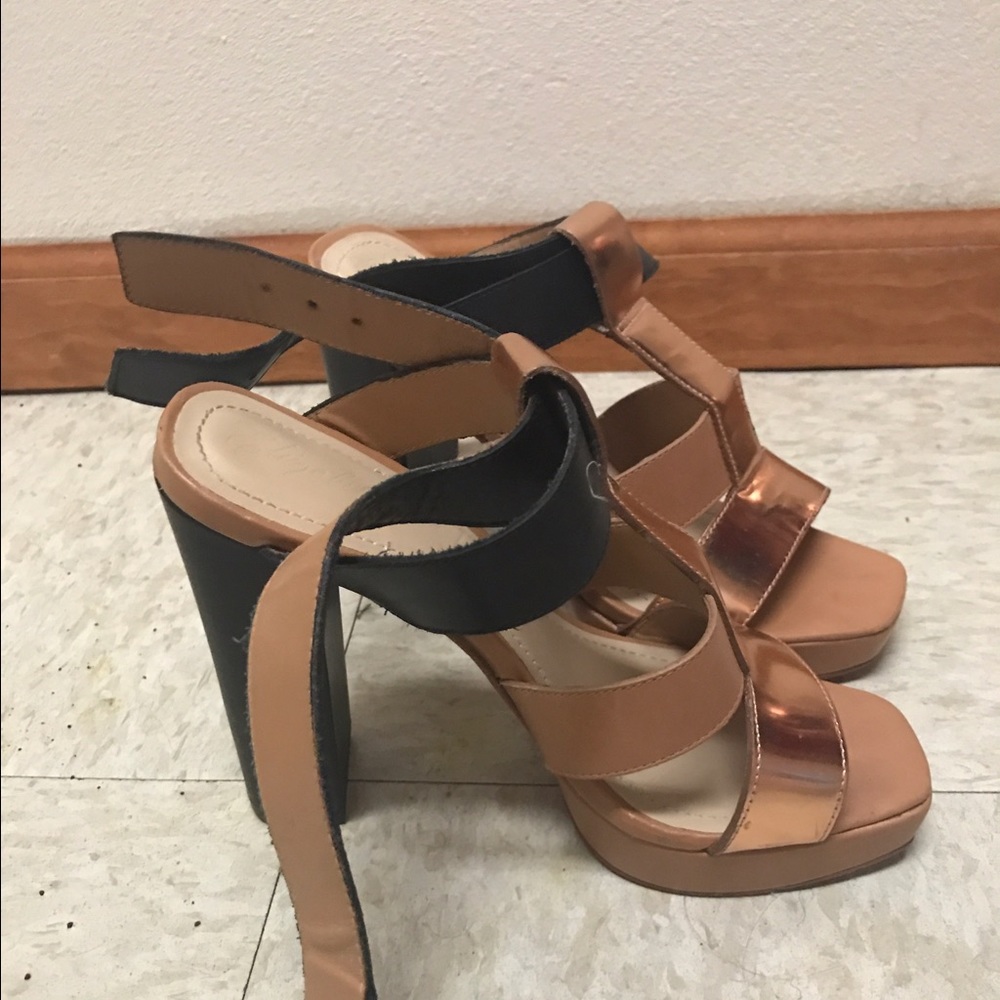 Elizabeth and James Sam T-Strap High Heel Sandals