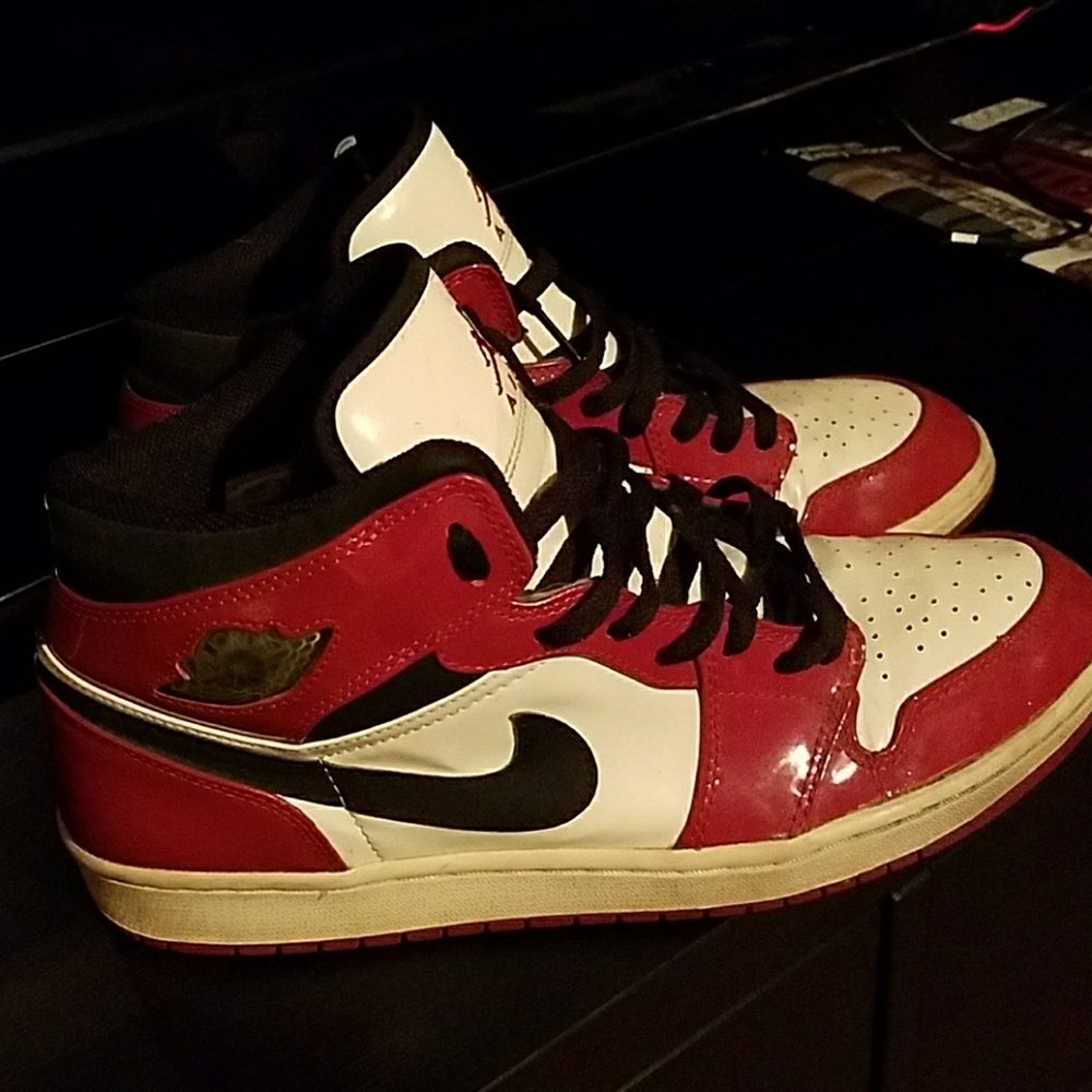 2003 NIKE AIR JORDAN 1 RETRO Patent Leather