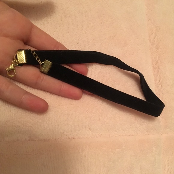 black velvet choker - Picture 3 of 3