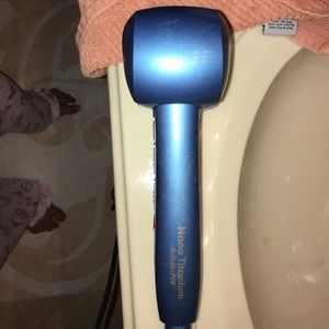 Curling iron nano titanium by babylisspro