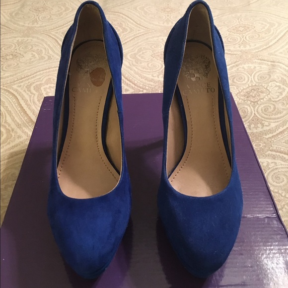 Vincent Camuto Blue Suede studded heel pump - Picture 3 of 4