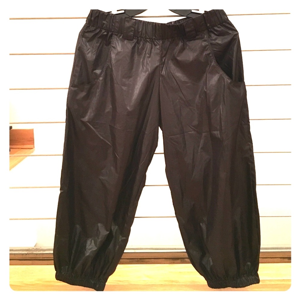 Dancer-Inspired wide leg Capri pant