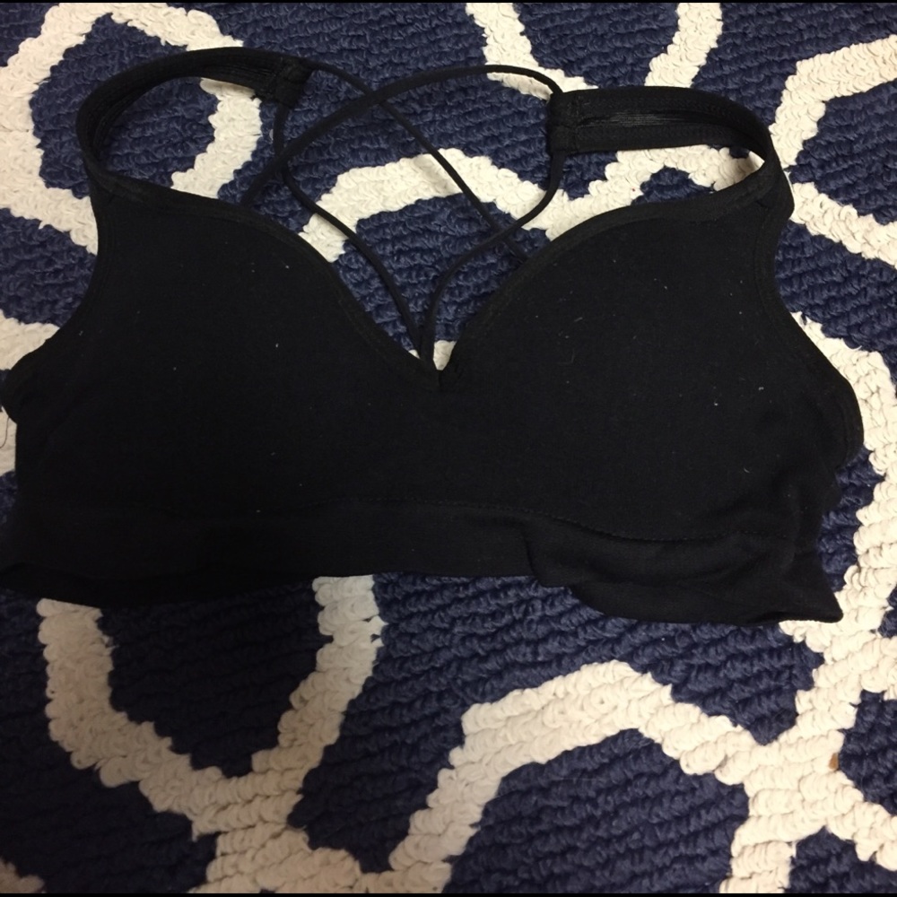 Strappy sports push up bra