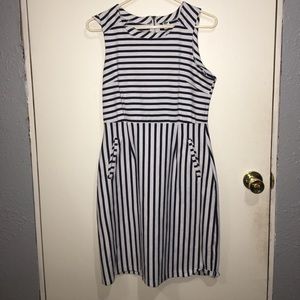 Old navy nautical style dress WITH POCKETS