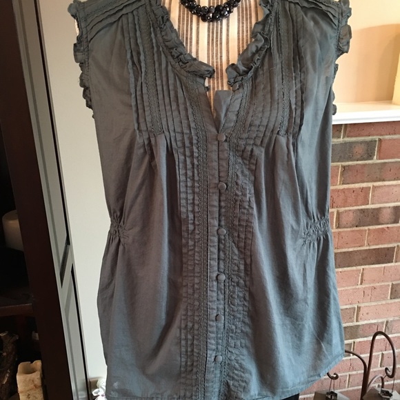 Ruffled Top - Picture 2 of 3