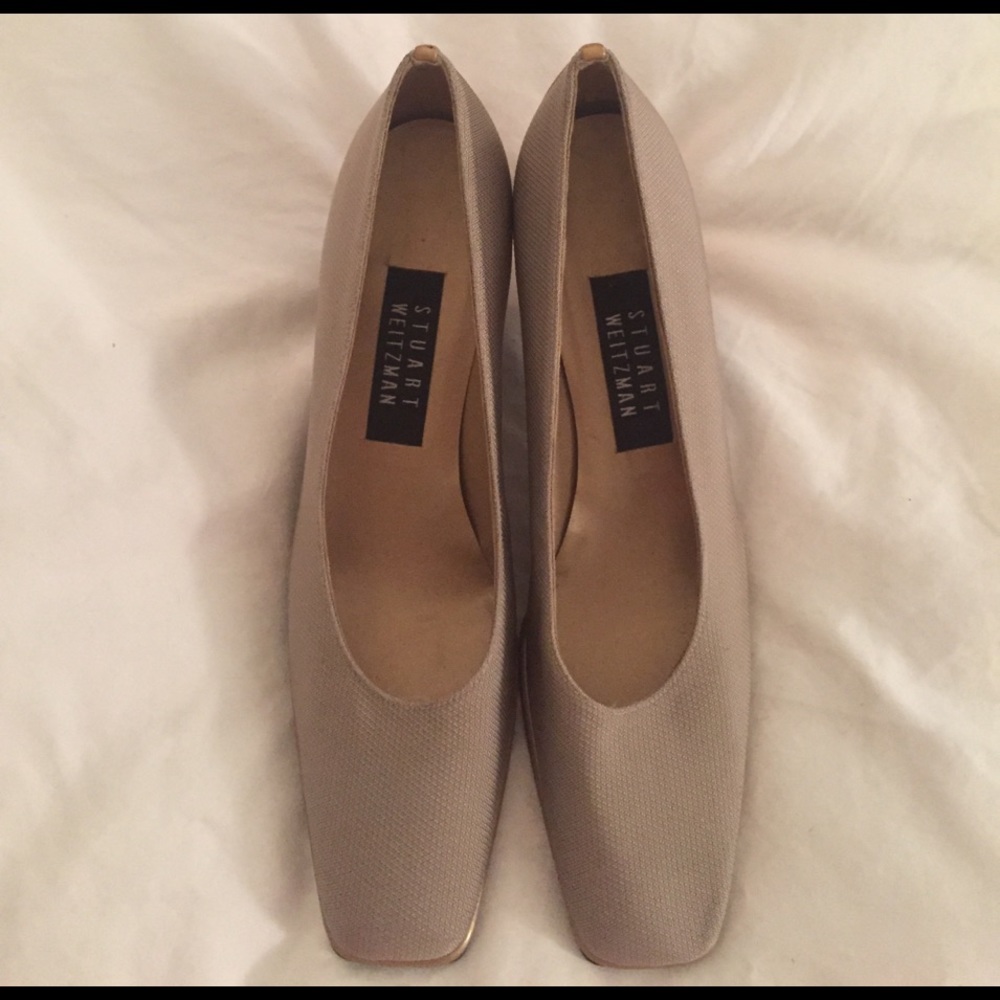 Stuart weitzman gold pumps size 8.5AA NWOB