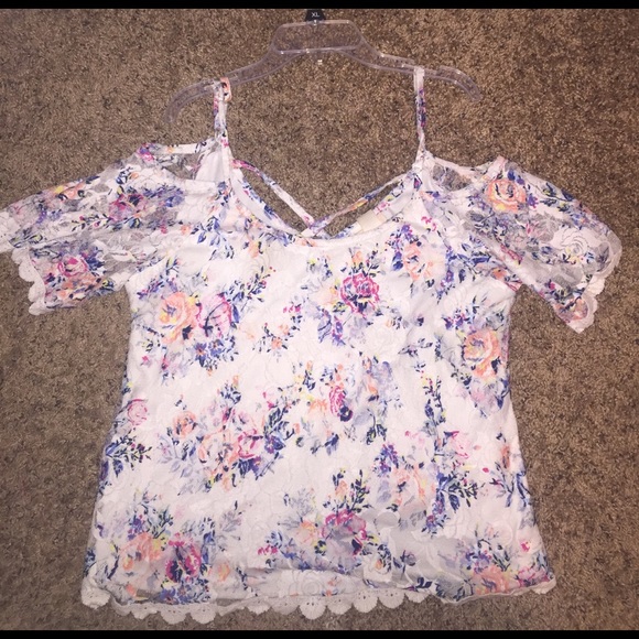 Off-the-shoulder blouse with adjustable straps. - Picture 1 of 2