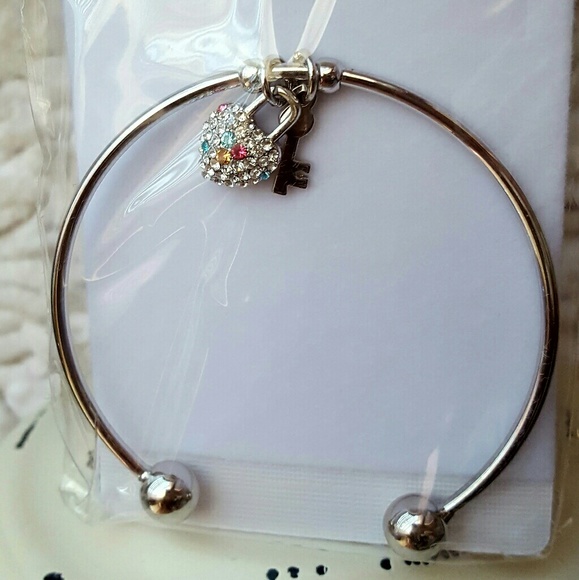 Cuff Bracelet w/Swaroski Crystals - Picture 4 of 5