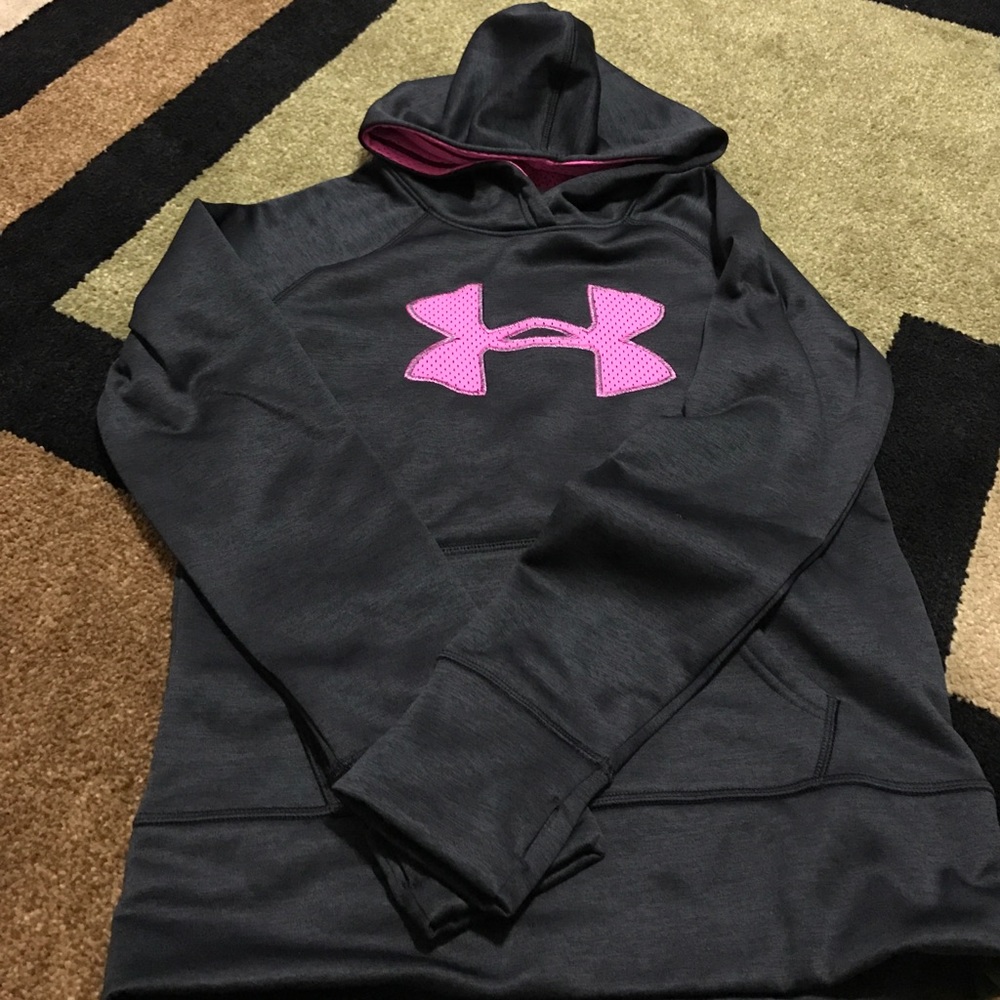 Pullover sweatshirt
