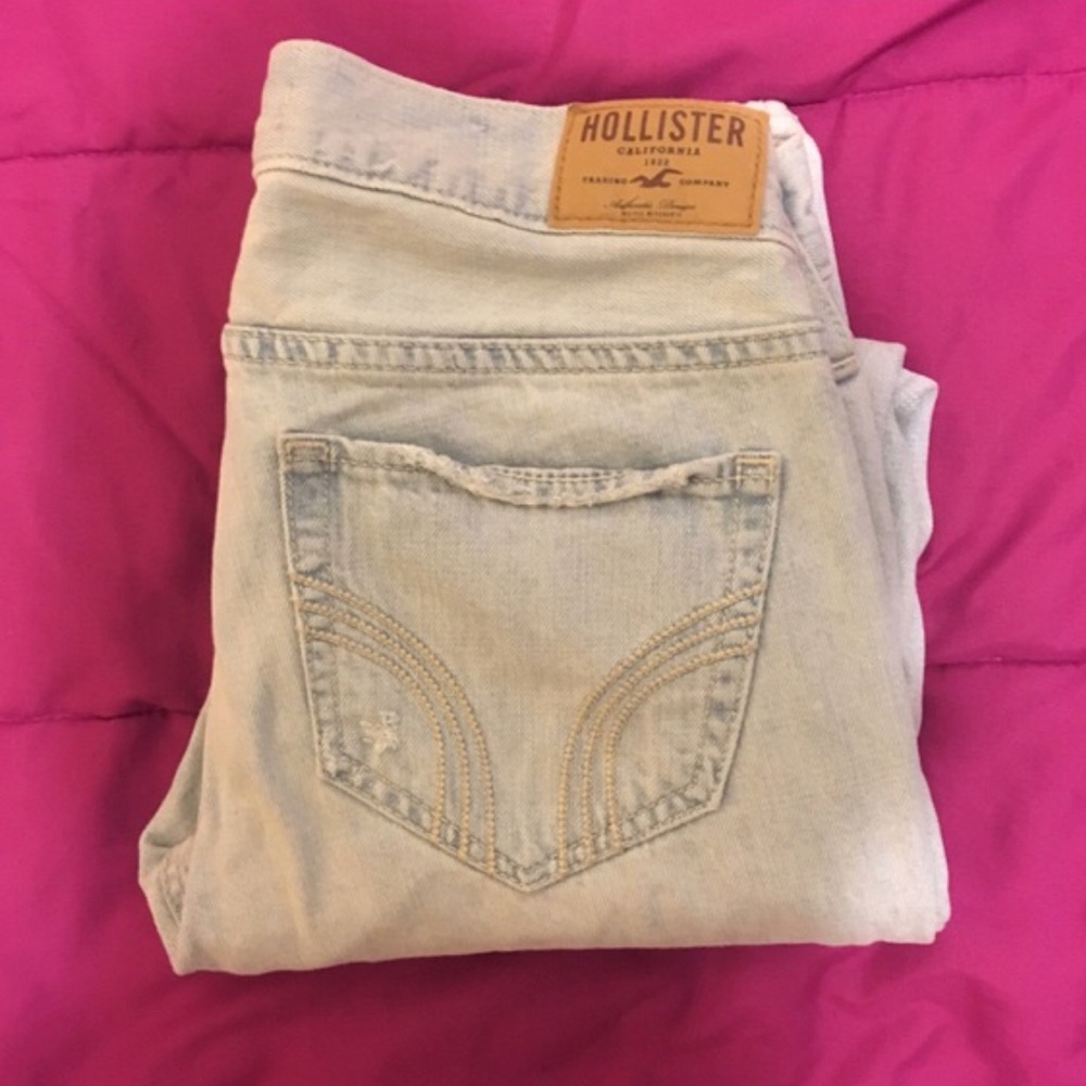 High waisted hollister ripped jeans