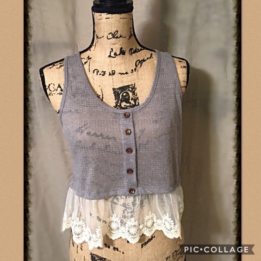 Crop top NEVER WORN