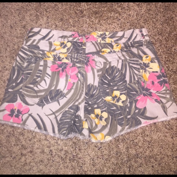 Bahama-print flora shorts - Picture 2 of 2