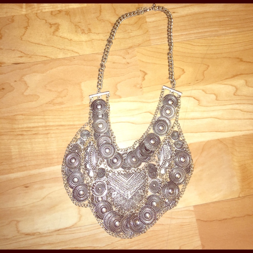 Beautiful vintage silver necklace