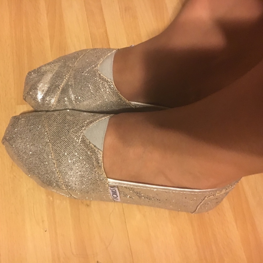 TOMS sparkley shoe