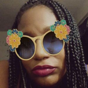 Meet your Posher, Felicia